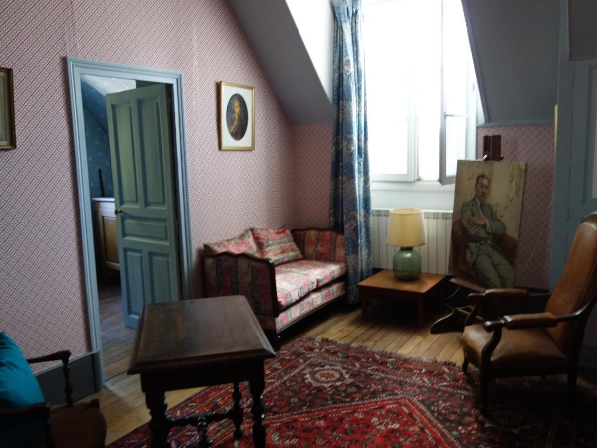 Le Chevalier D'Eon Bed & Breakfast Tonnerre Exterior photo